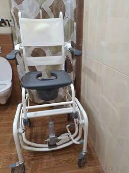 Toaletna stolička - 2