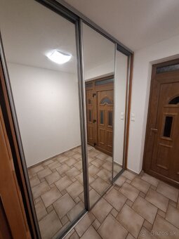 Predam vstavanu satnikovu skrinu - 2