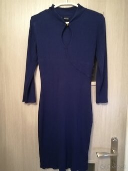 Dámske úpletové tmavomodré šaty - 2