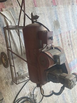 kOMPRESOR + TLAKOVÁ NÁDOBA - 2