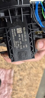 Podvolantové páčky  82A 953 521 GE - 2