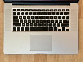 MacBook Pro 15", i7 2,3 GHz, 4-jadrový, NOVÁ BATÉRIA - 2