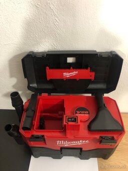 Milwaukee aku vysávač pre suché i mokré vysávanie - 2