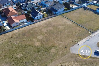 Lukratívny stavebný pozemok 1300m2, Pekné pole - 2