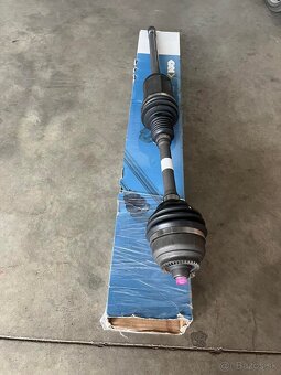 Predám prednú pravú poloos na BMW F10 xDrive (SKF) - 2