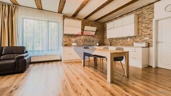 REZERVOVANÉ Rodinný dom v mestskej časti Lamač s pozemkom - 2