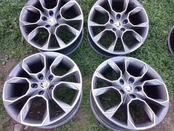18"5x112 ET 51 Škoda Octavia III hliníkové disky - 2