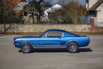 Ford Mustang Fastback - 2
