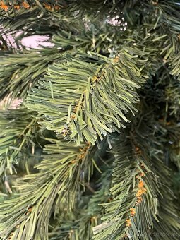 Predám umelý vianočný stromček 180cm JEDĽA - 2