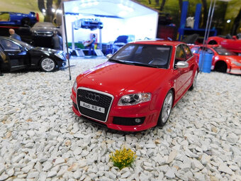 model auta Audi RS4 B7 sedan červená farba Otto mobile 1:18 - 2