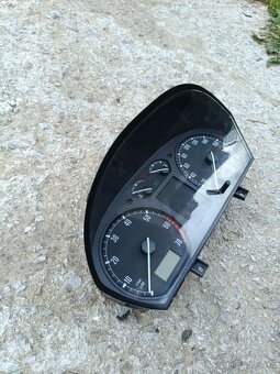 Budíky škoda Fabia 1.2 htp - 2