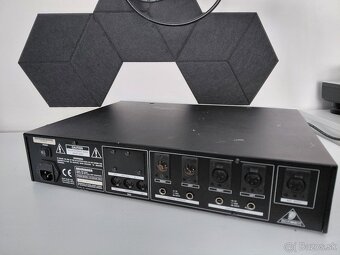 Behringer Ultracurve DSP 8000 - 2