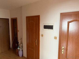 Na predaj: 3-izbový byt - 2