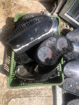 Budíky otáčkometer - 2