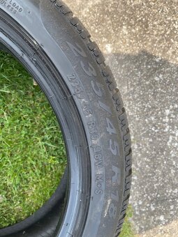 Pirelli zimné 235/45/R18 - 2