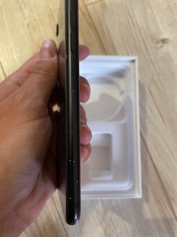 iPhone SE 2020 - 2