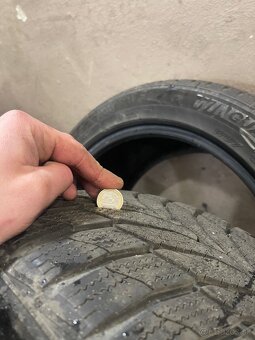 Nexen 275/40 R19 - 2