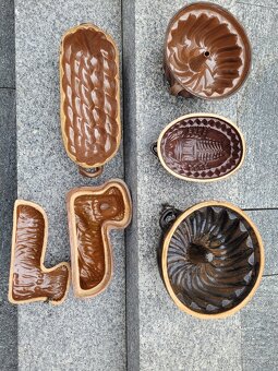 Starožitné hlinené formy na bábovky - 2