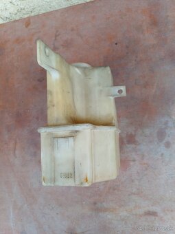 Mazda 323 expanzná nádržka - 2