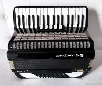 Predam akordeon WALTHER Pirat 72 bas. - 2