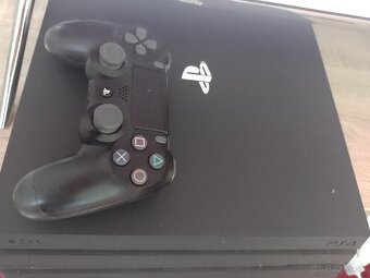Playstation 4 PRO 1TB - 2