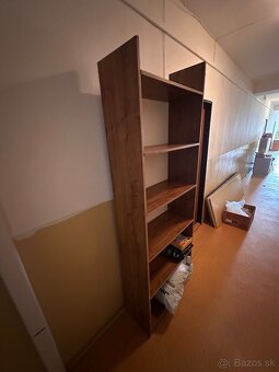 Regal/kniznica/police - 2