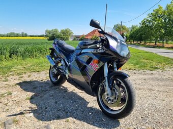 Suzuki GSXR 1100 WP - 2