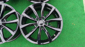 5x114,3 R17 --- TOYOTA AVENSIS , YARIS CROSS - 2