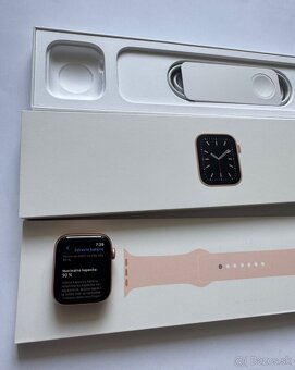 Apple Watch 6 - 44mm Gold + Pink Sand Cellular - 2