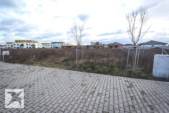 Stavebný pozemok pre RD v tichej slepej uličke – Kvetoslavov - 2
