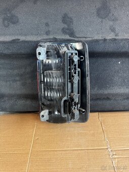 VW caddy 2003-2010 ľavé zadné svetlo - 2