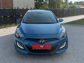 Hyundai i30 CW 1.6i CRDi 16V DOHC Comfort - 2
