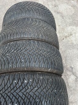 Celorocne 215/45 R16 - 2