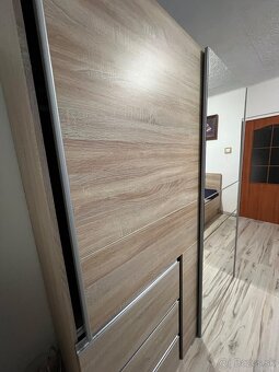 Skriňa so zrkadlom - 2