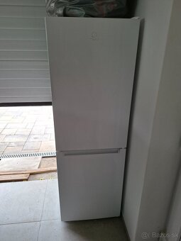 Chkadnicka s mraznickou Indesit - 2