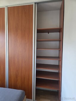 Vstavaná skriňa - 2