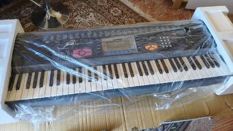 Elektrický klavír Casio - 2