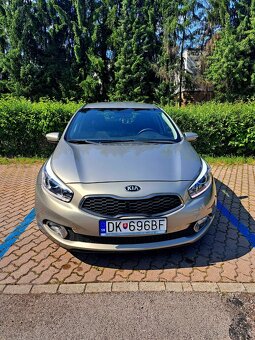 Kia Ceed 1,4 FIFA World Cup Edition - 2