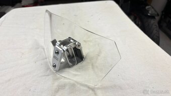 Deflektor GIVI S180T na plexy číry. - 2