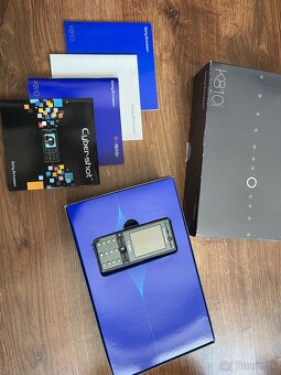 Sony ericsson k810i v krabici - 2
