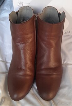 Predám dámske topánky  / čižmy - 2