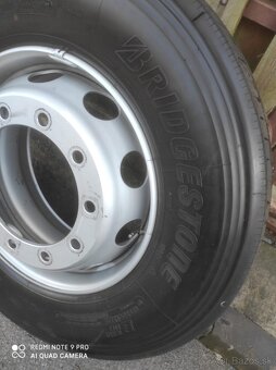 Predám pneumatiku 315/70 R22.5 - 2