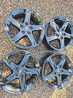 Ford R16 Top stav - 2