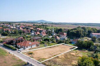 NA PREDAJ Pozemok - Párovské Háje - 2