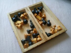 cestovný drevený šach / šachy - 2