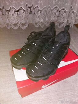 Nike Air VaporMax Plus - 2