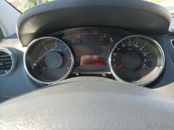 Peugeot 5008 110kW ročník 2010 diesel - 2