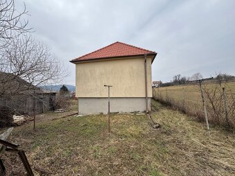 PREDAJ 2+1 izbový rodinný dom vhodný na rekonštrukciu - 2