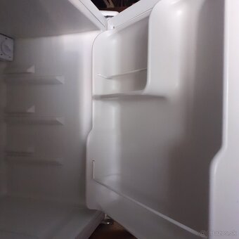 Predám malú chladničku MINI REFRIGERATOR - 2