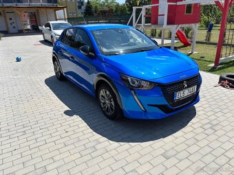 Peugeot e208 - 2